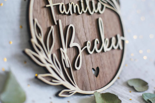 Personalisiertes Holzschild Familie rund mit Namen