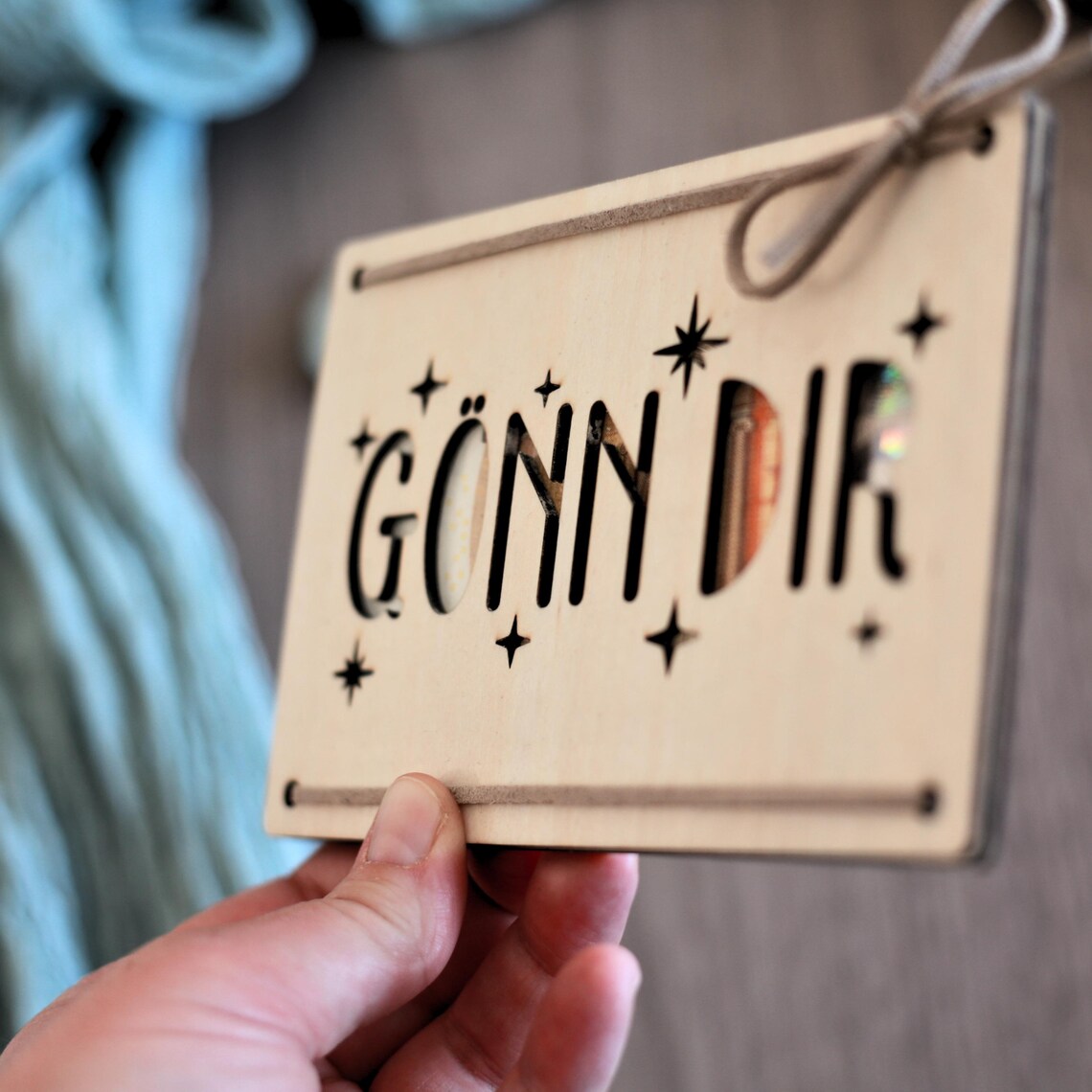 Geldgeschenk aus Holz „Gönn dir“