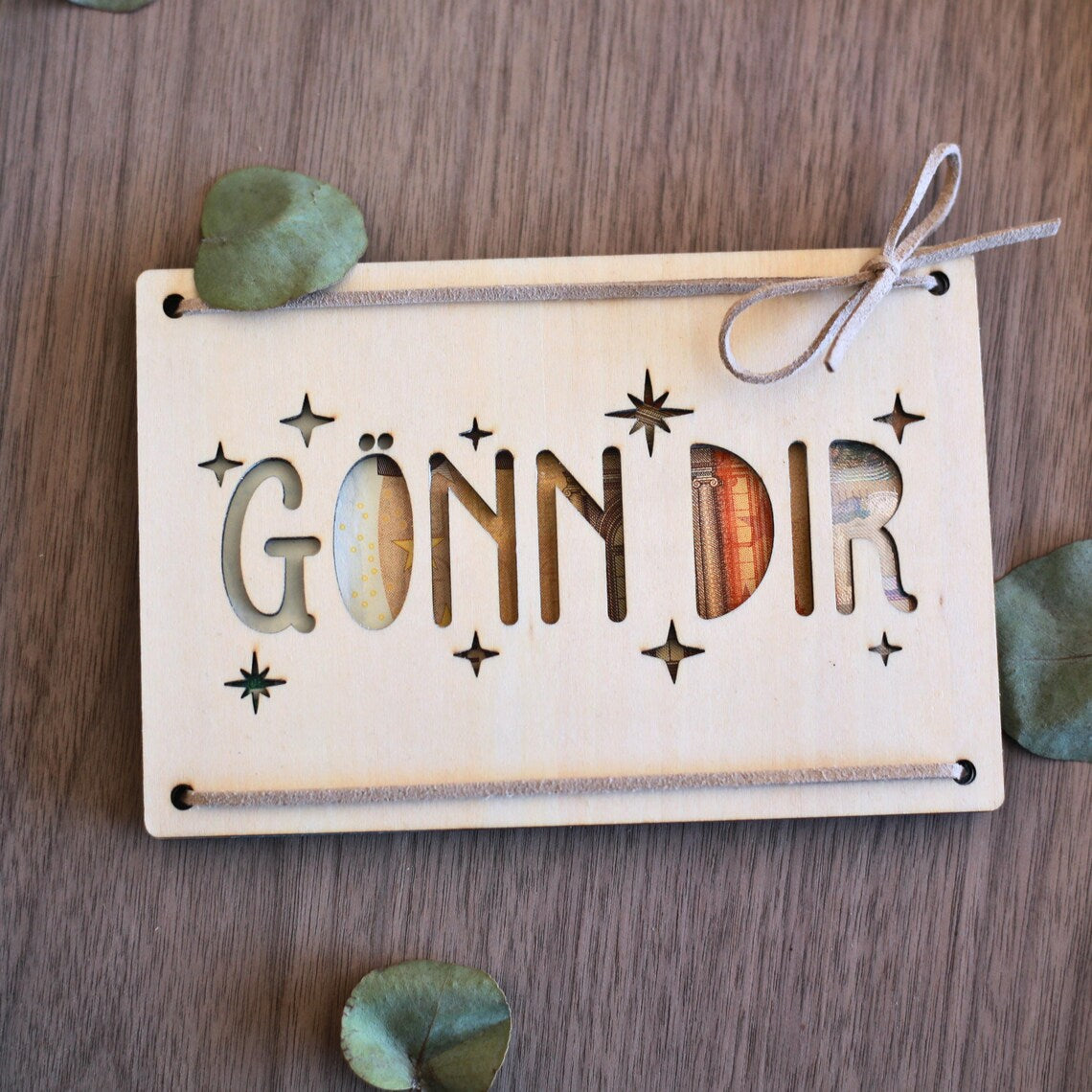 Geldgeschenk aus Holz „Gönn dir“